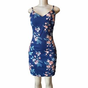 Y2k short spaghetti strap dress Guess Navy Floral Mini dress fits like sz 4